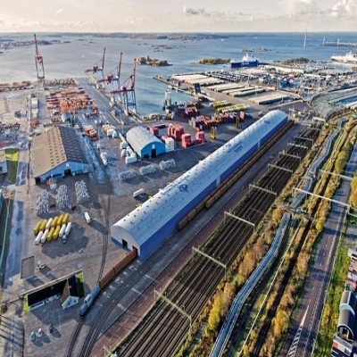 Pò nan Gothenburg manch k ap grandi komèsan veso - transpò tren rive nan nivo...